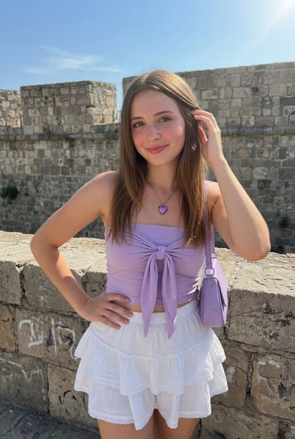 Elena Ashcombe profile preview